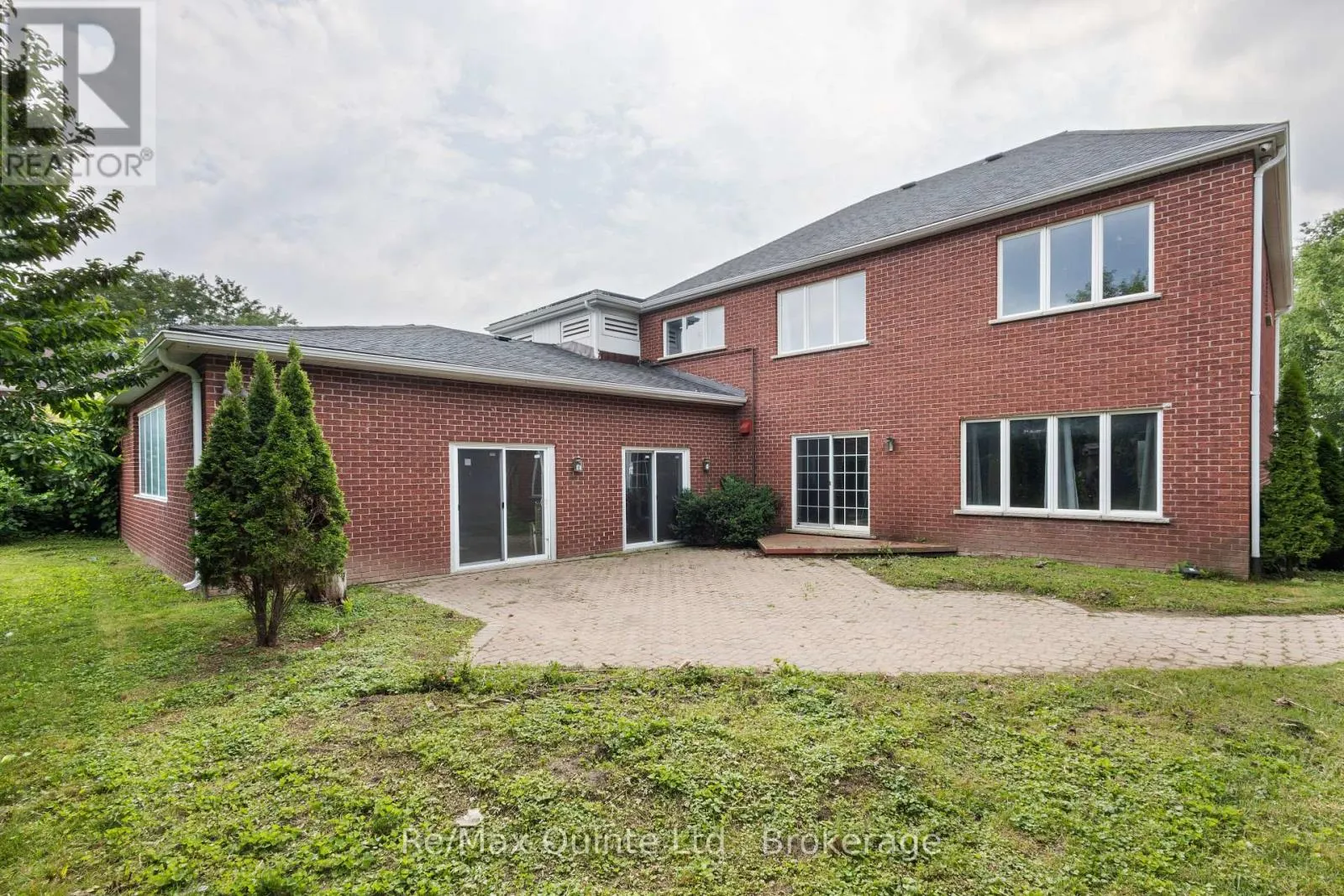 17 APPLEWOOD COURT