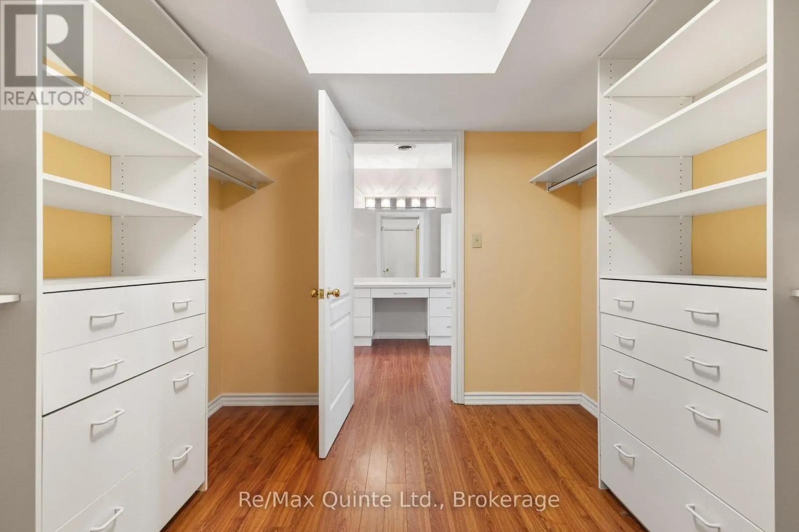 17 APPLEWOOD COURT