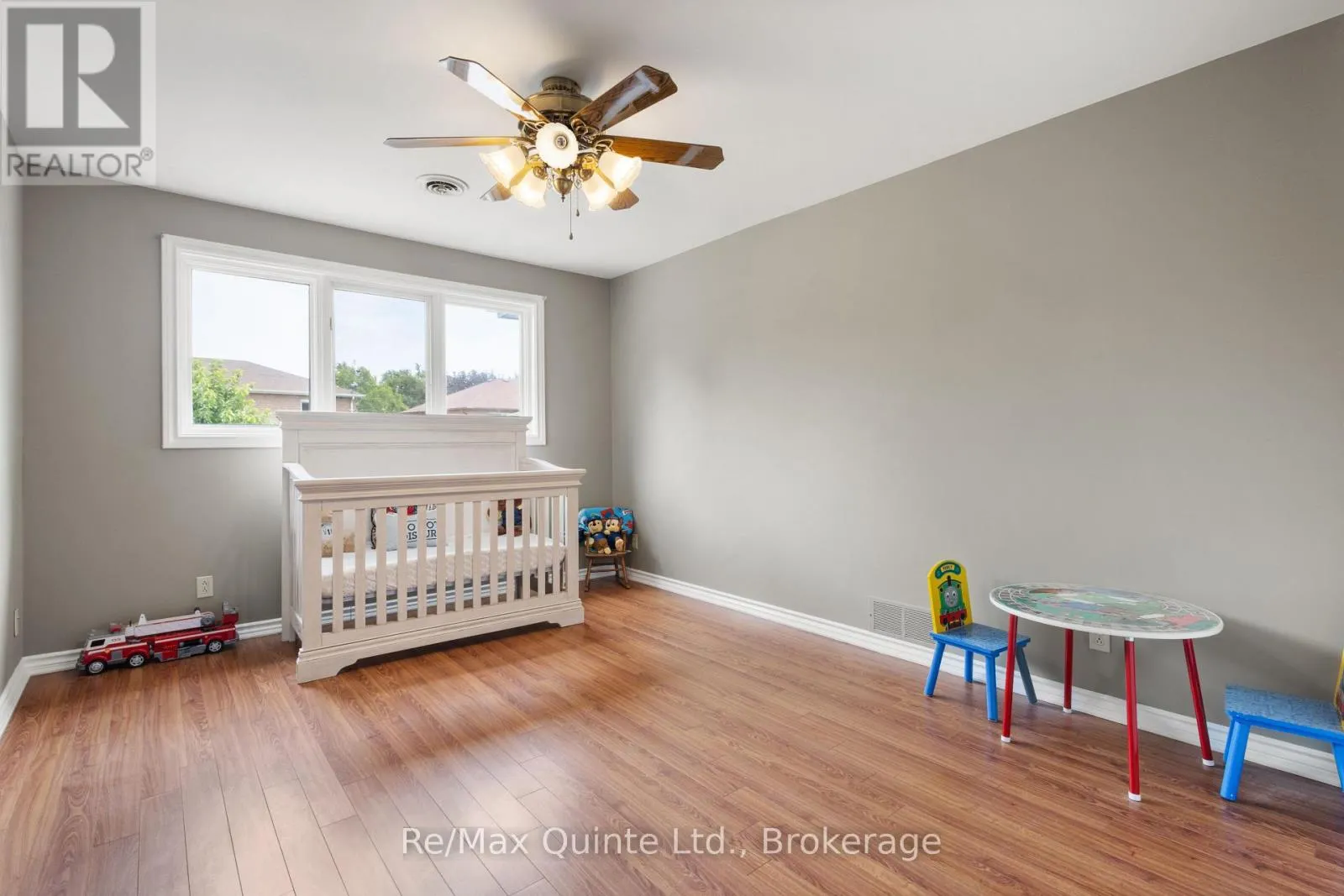 17 APPLEWOOD COURT