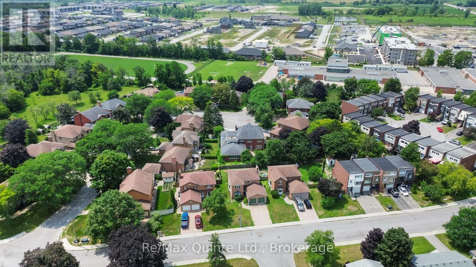 17 APPLEWOOD COURT