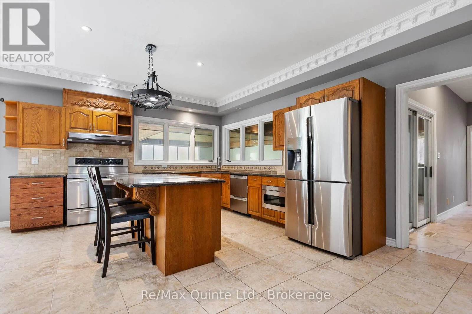 17 APPLEWOOD COURT