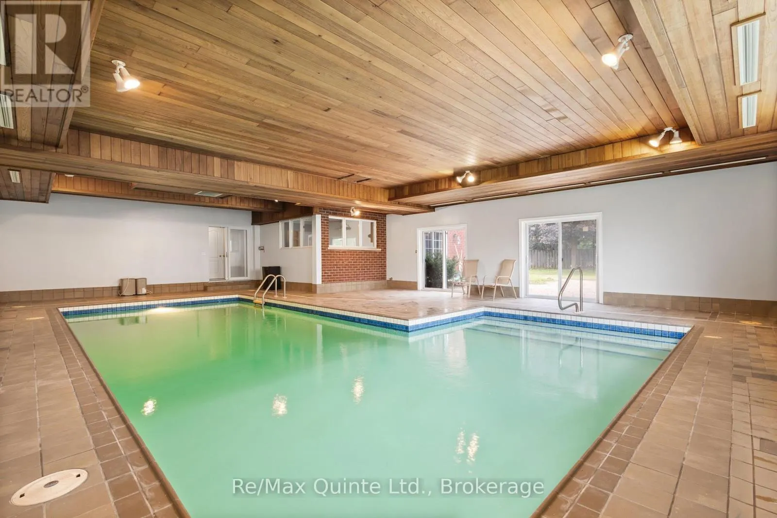 17 APPLEWOOD COURT