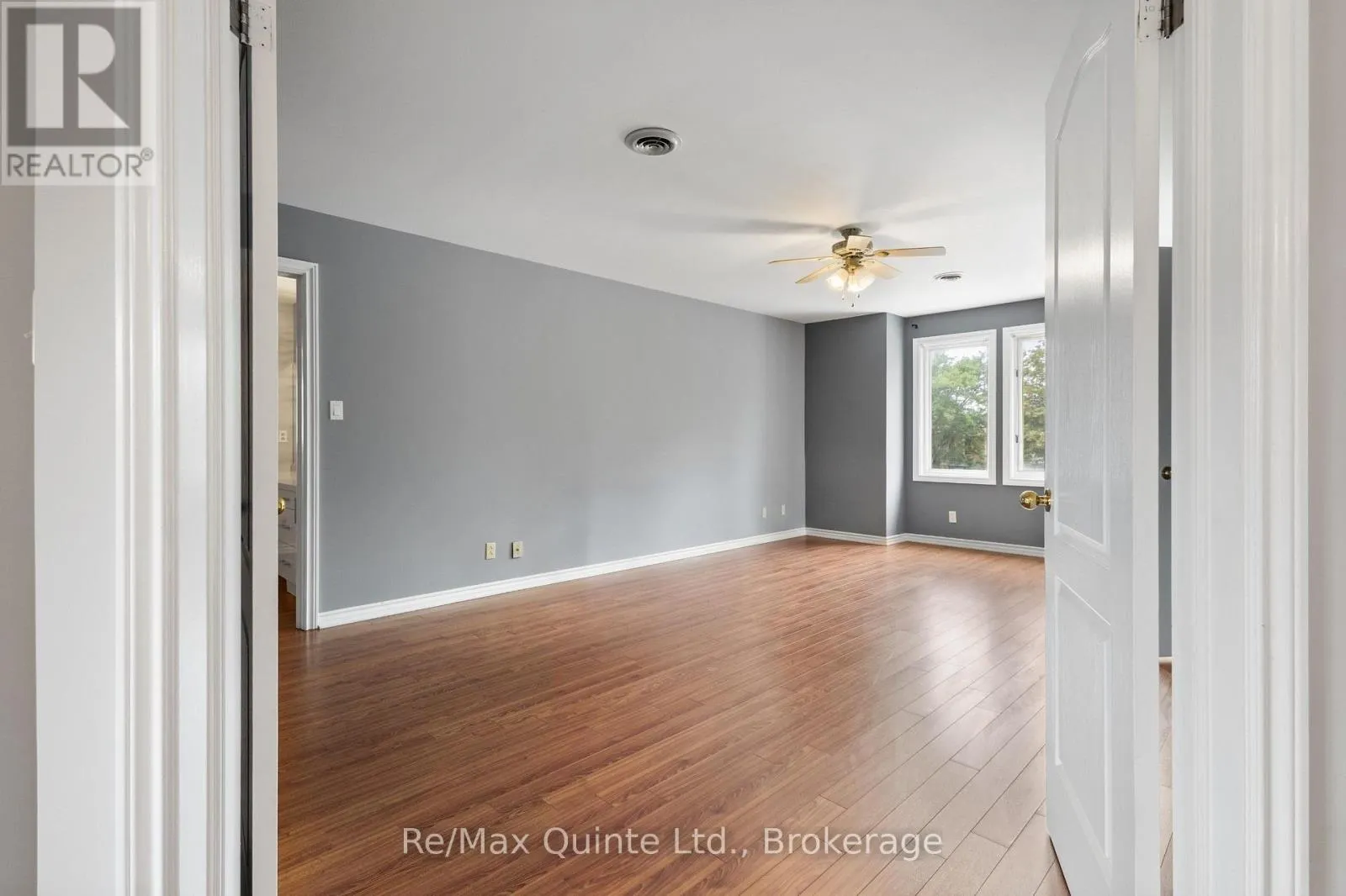17 APPLEWOOD COURT