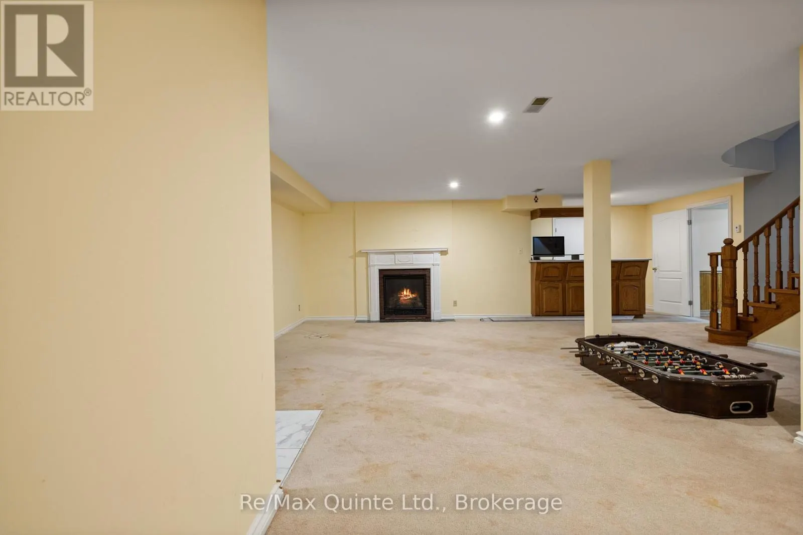 17 APPLEWOOD COURT