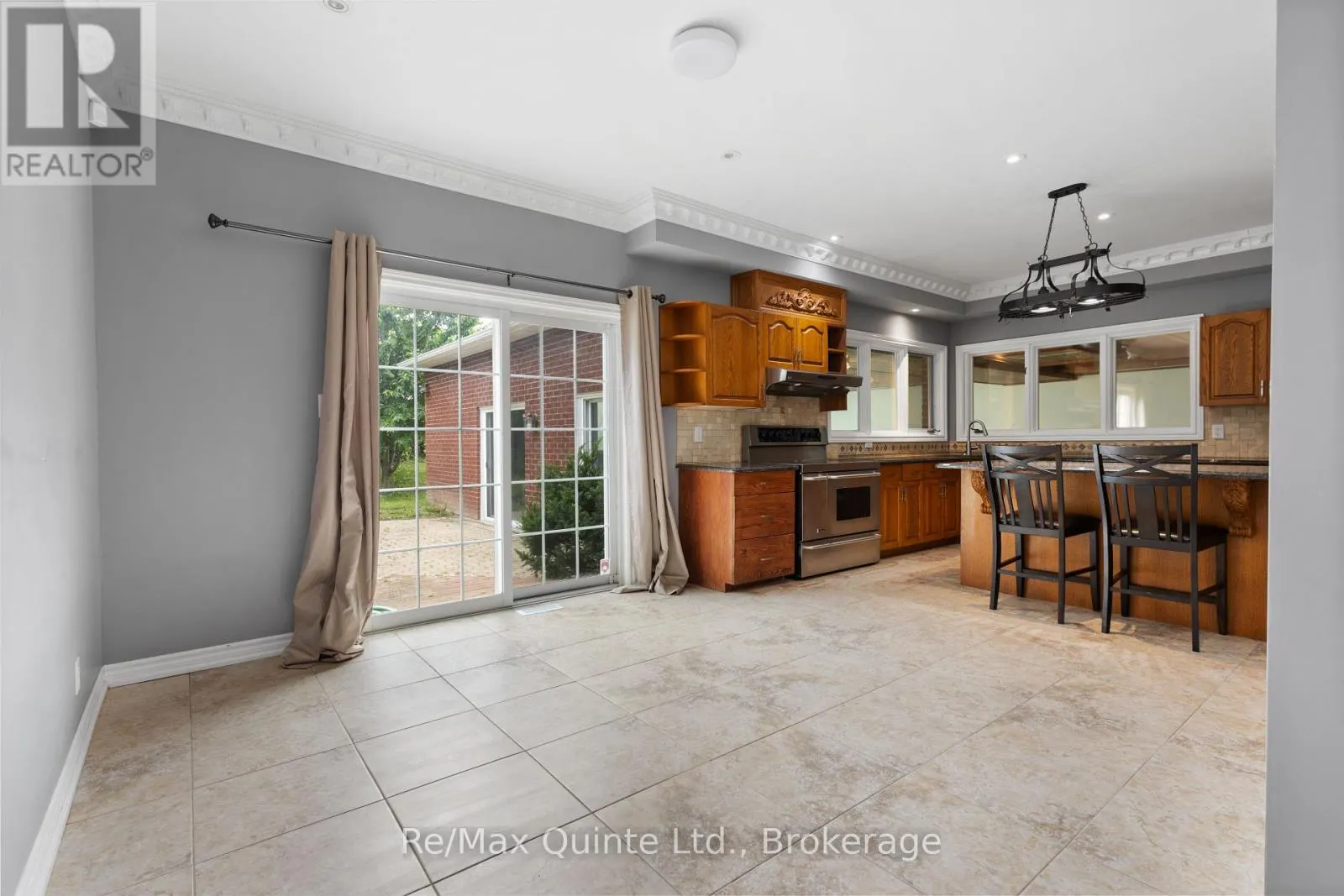 17 APPLEWOOD COURT