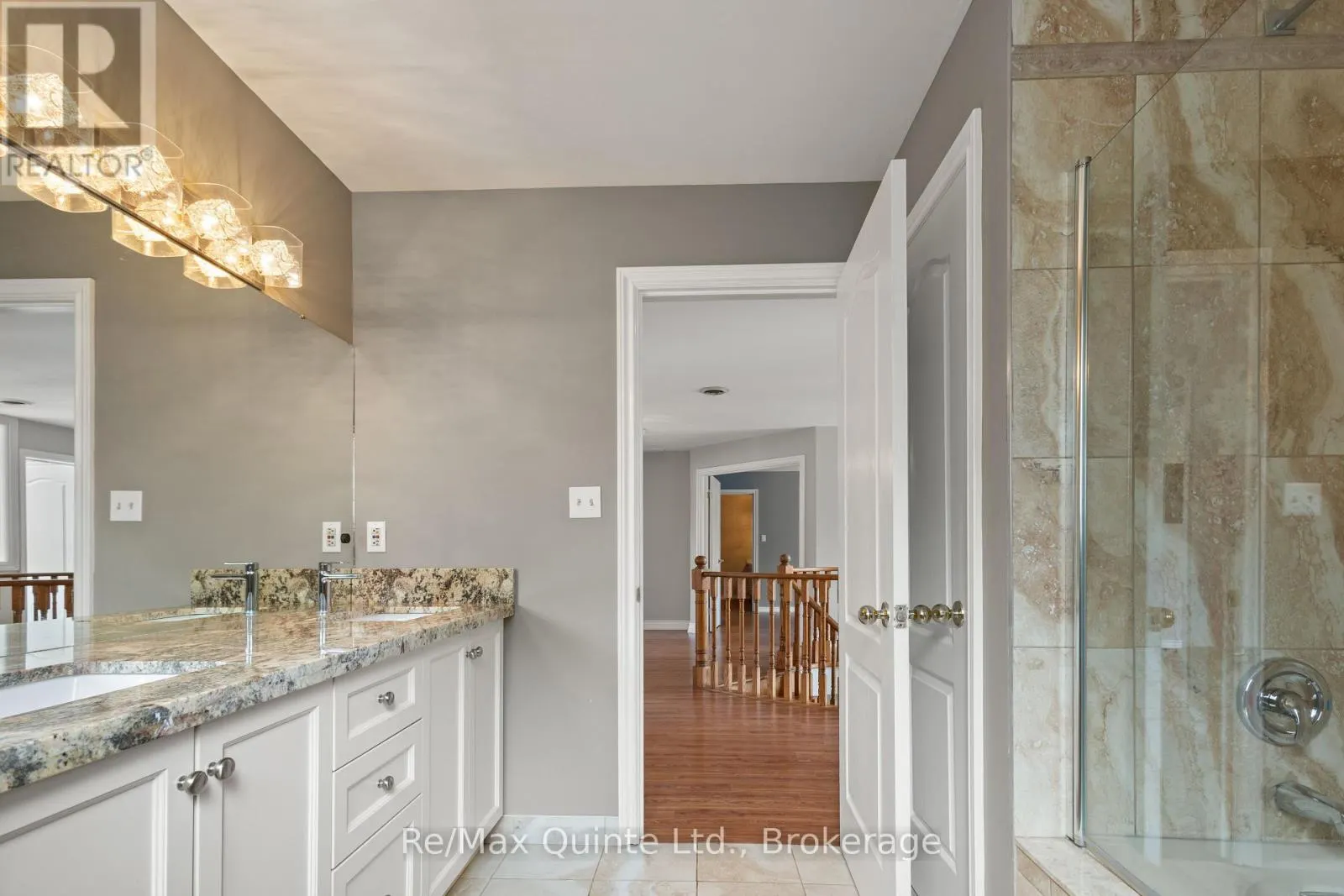 17 APPLEWOOD COURT