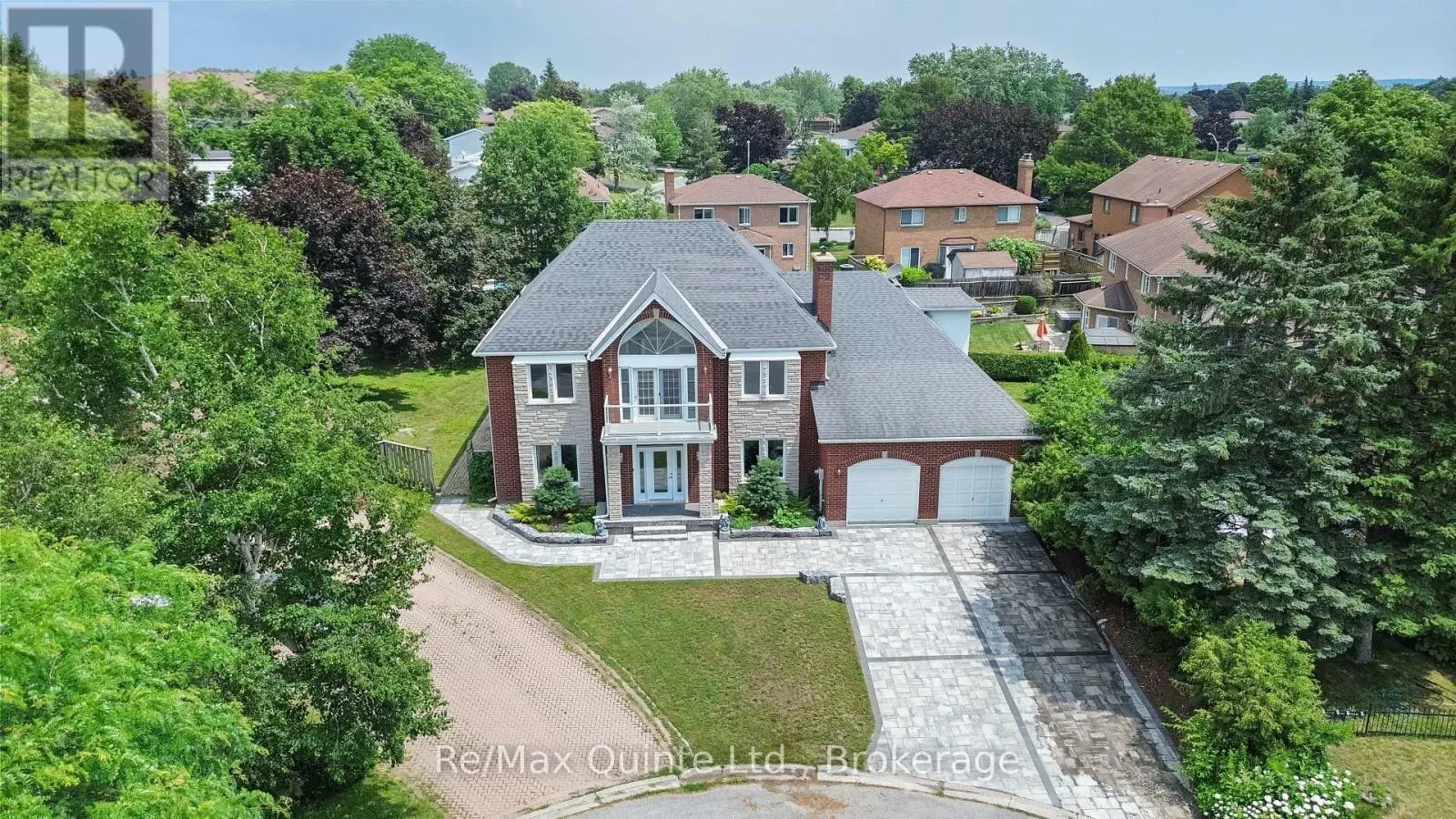 17 APPLEWOOD COURT