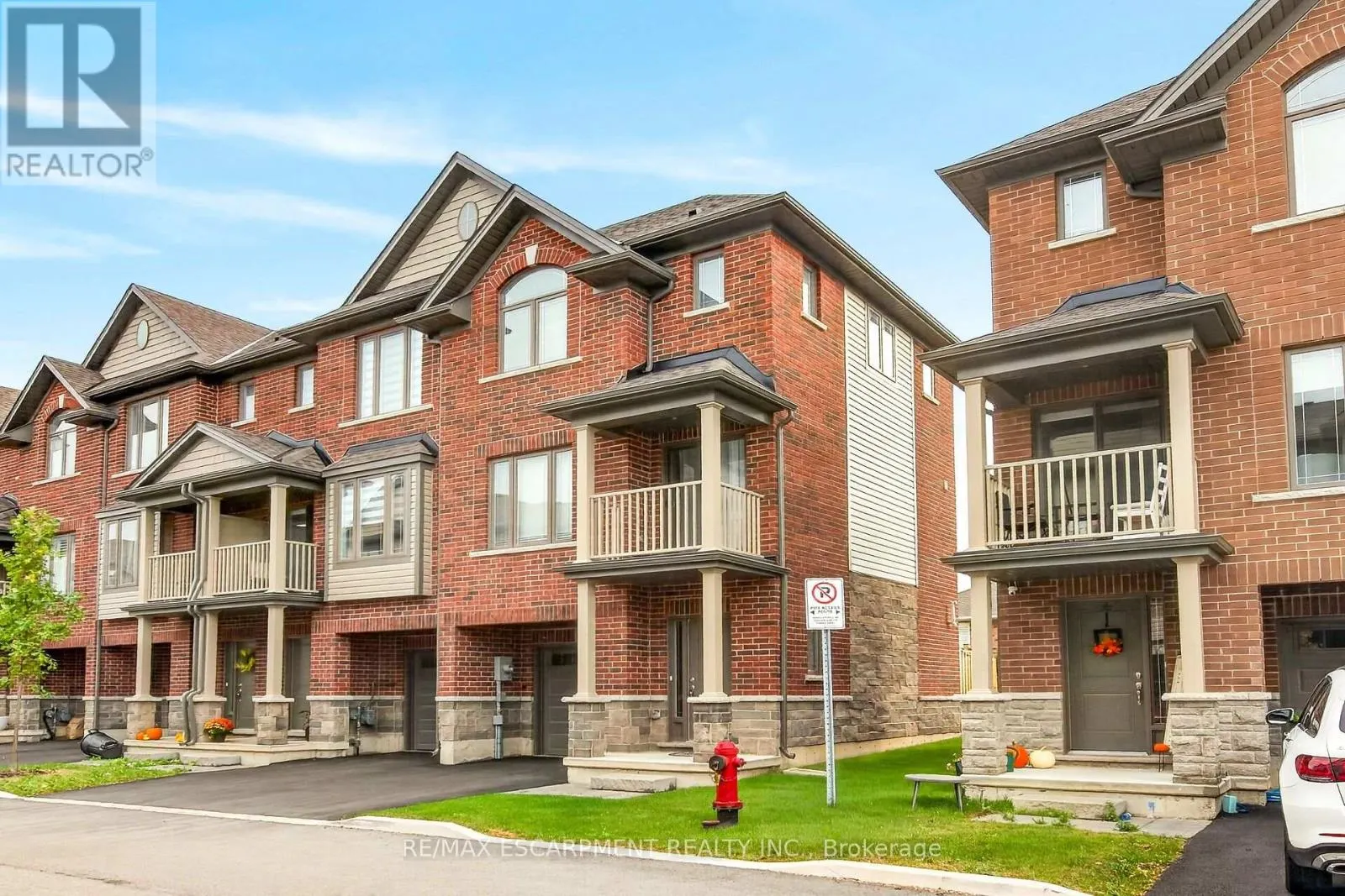 51 - 19 PICARDY DRIVE
