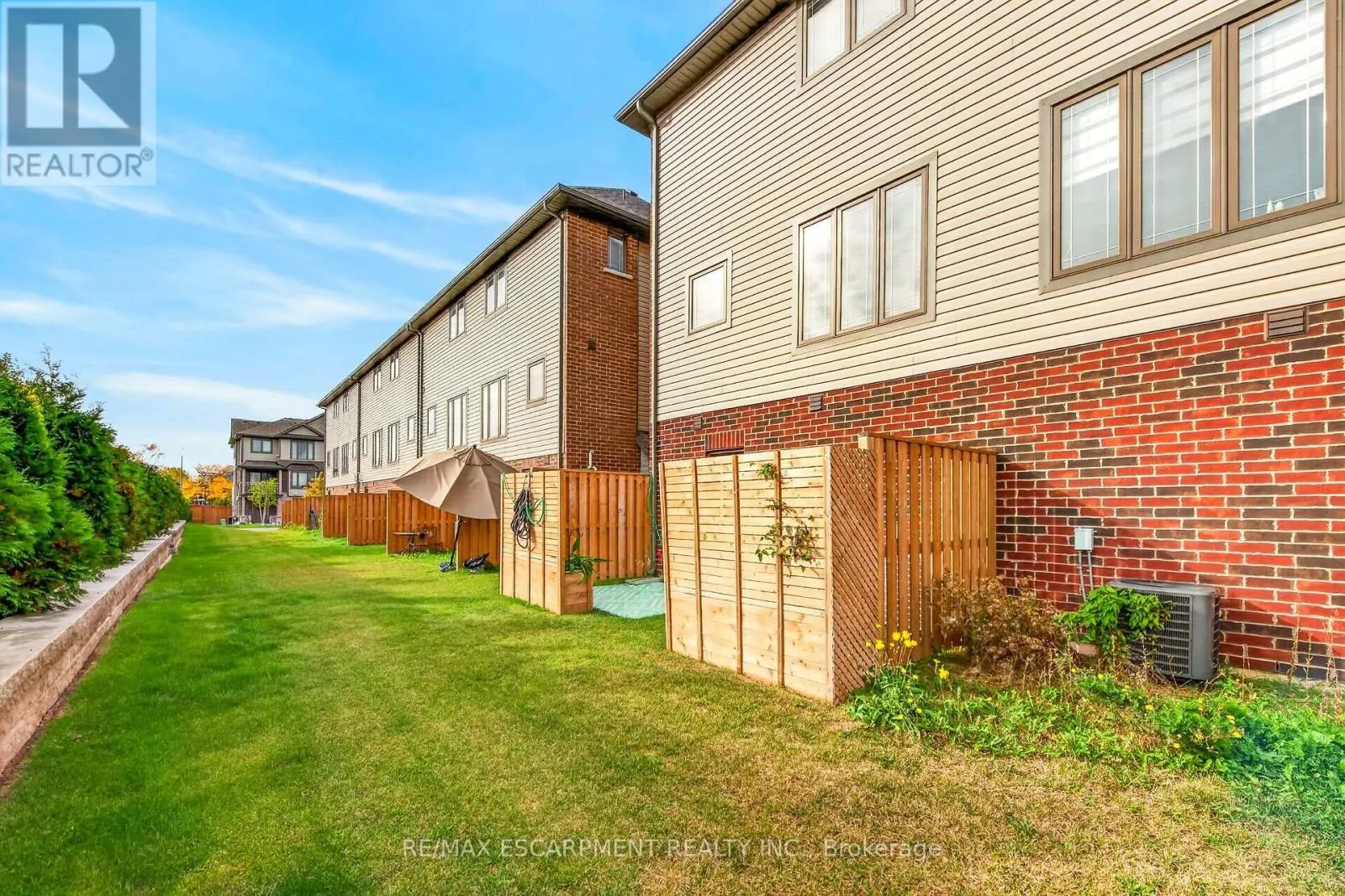 51 - 19 PICARDY DRIVE