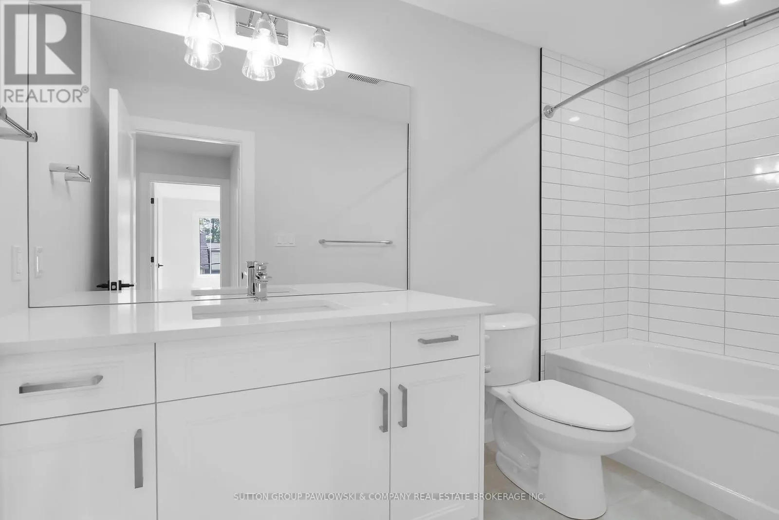 3 - 414 OLD WONDERLAND ROAD #3