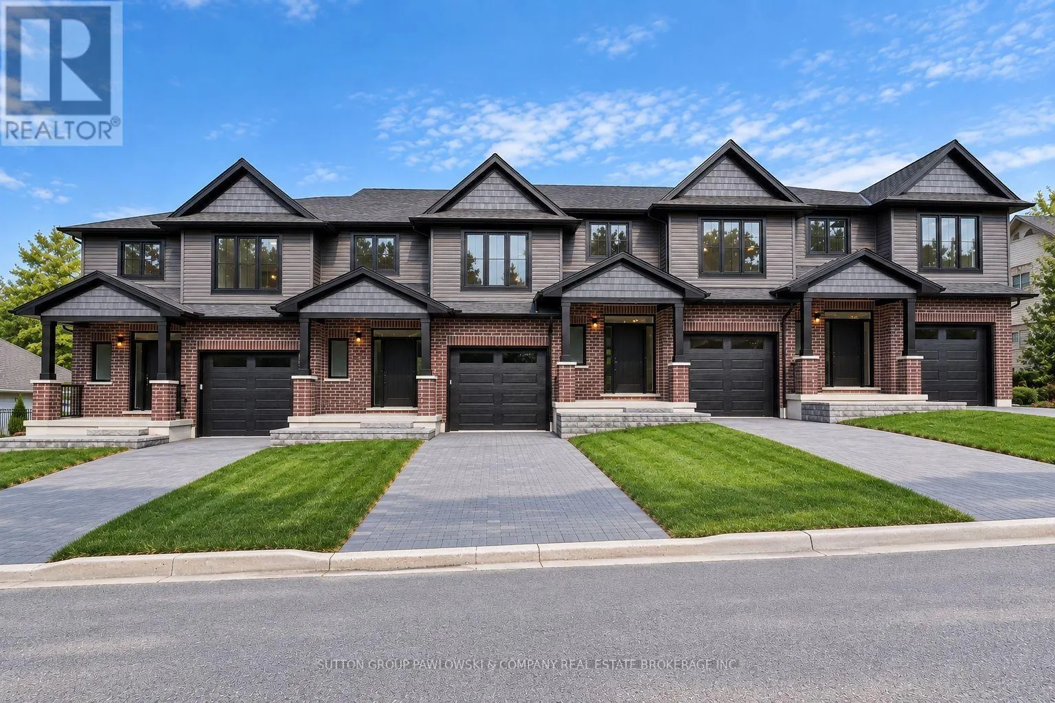 3 - 414 OLD WONDERLAND ROAD #3