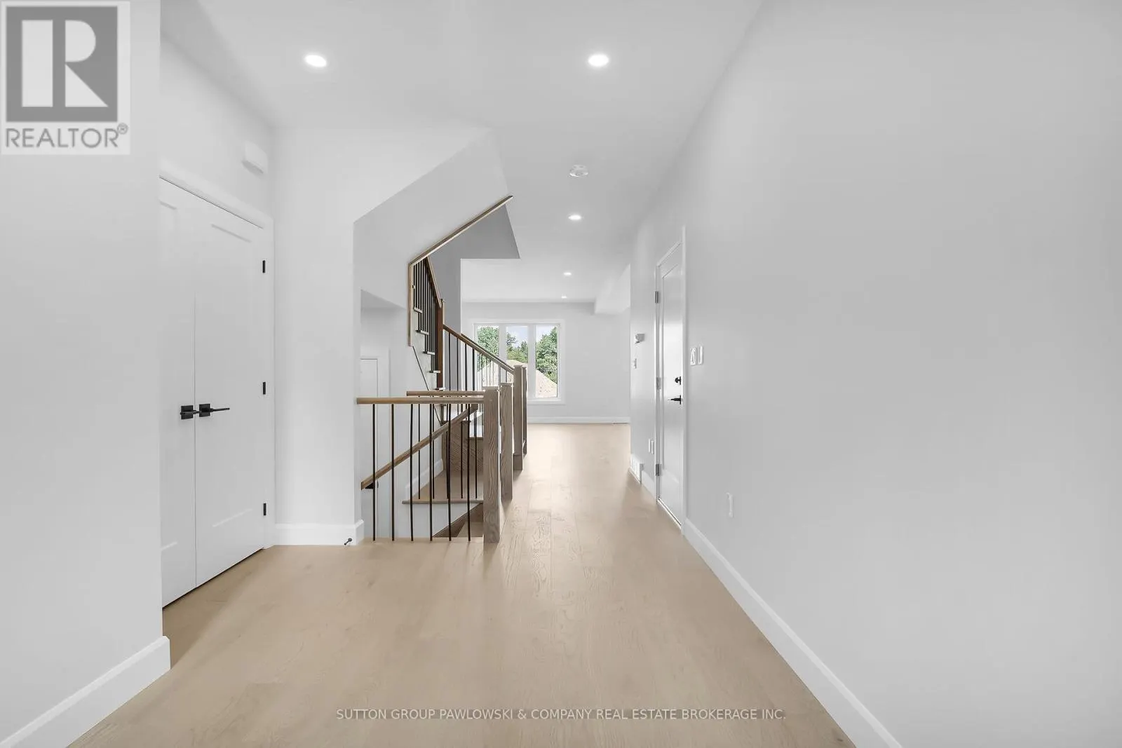 3 - 414 OLD WONDERLAND ROAD #3
