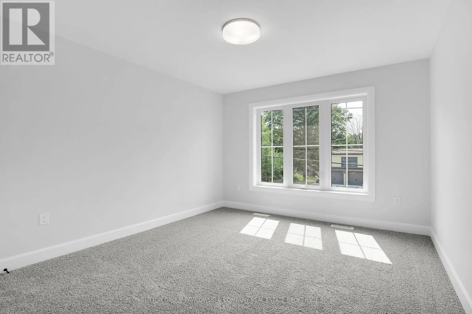 3 - 414 OLD WONDERLAND ROAD #3
