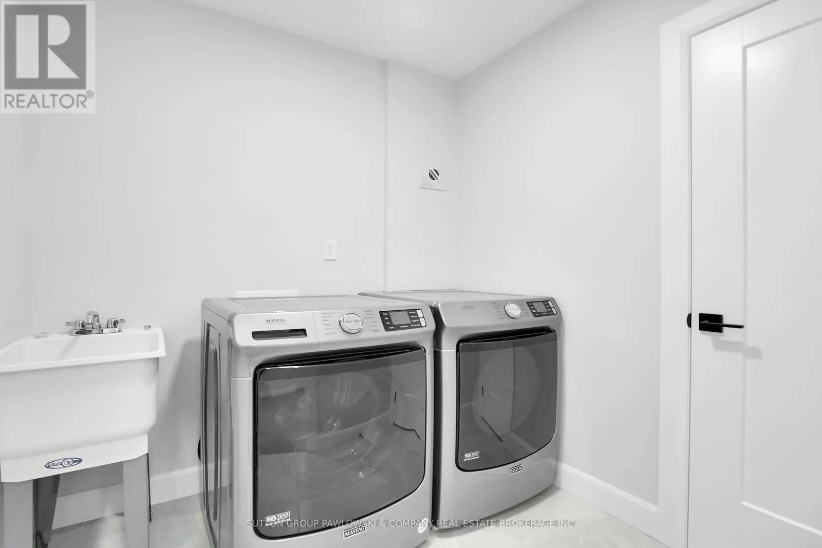 3 - 414 OLD WONDERLAND ROAD #3