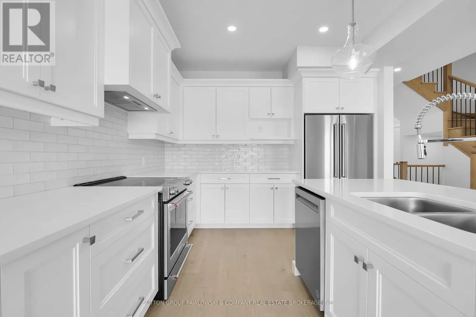3 - 414 OLD WONDERLAND ROAD #3