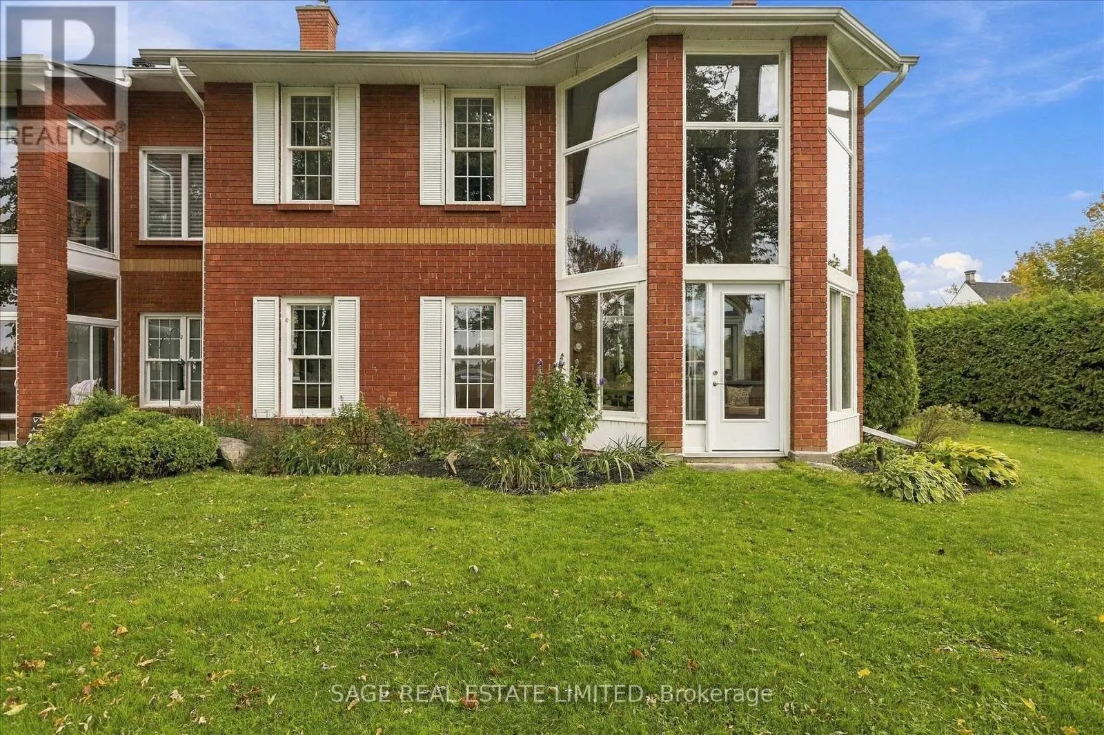 401 - 1 SHERWOOD STREET