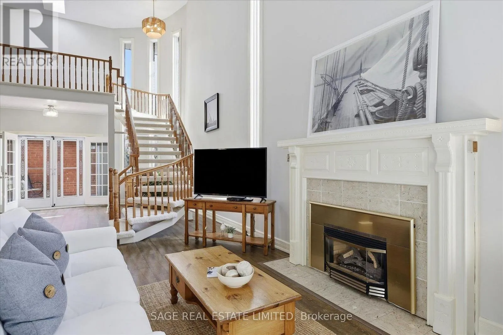 401 - 1 SHERWOOD STREET