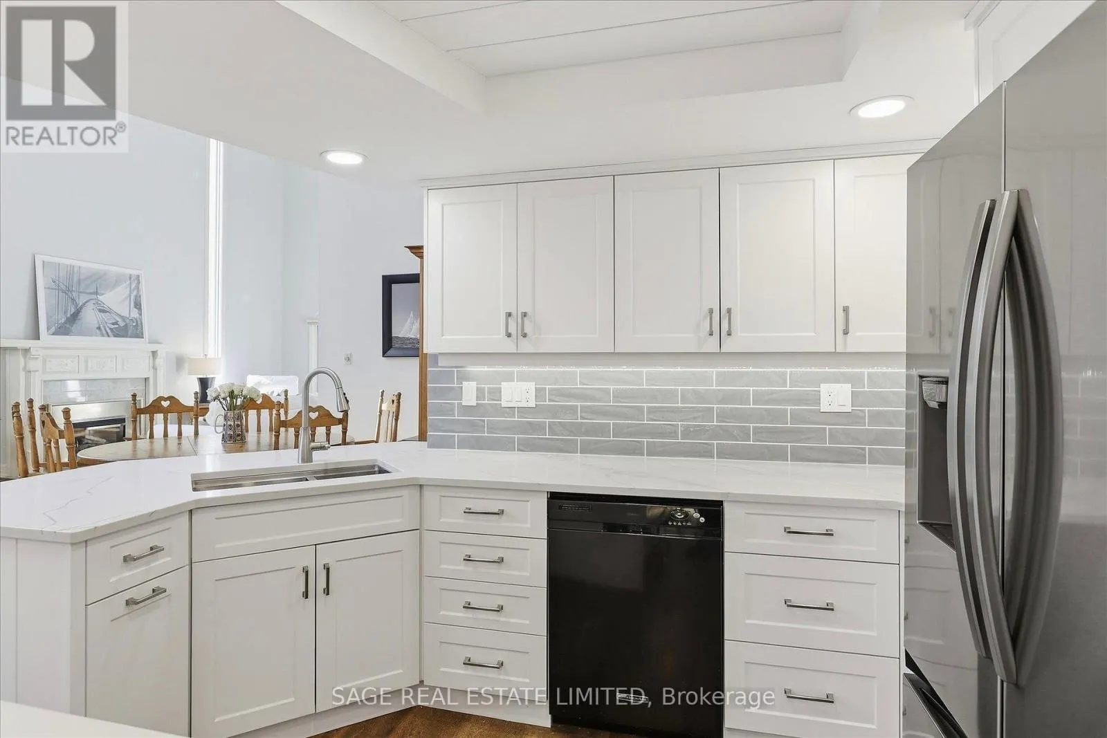 401 - 1 SHERWOOD STREET