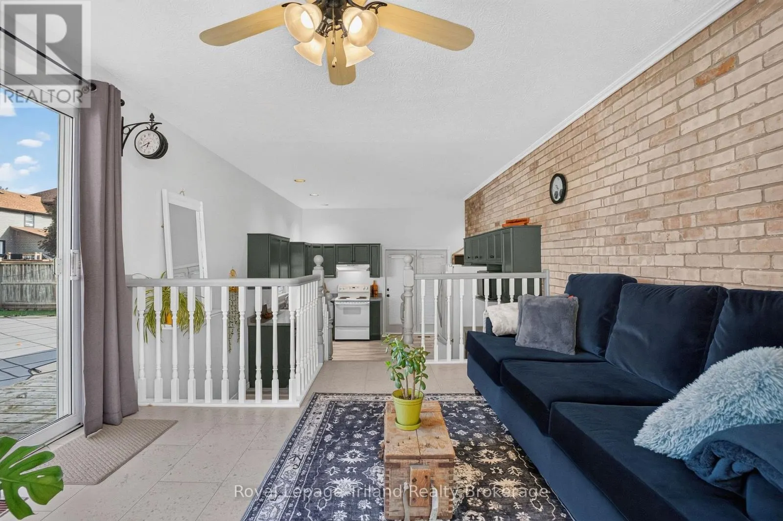 14 ELGIN STREET W