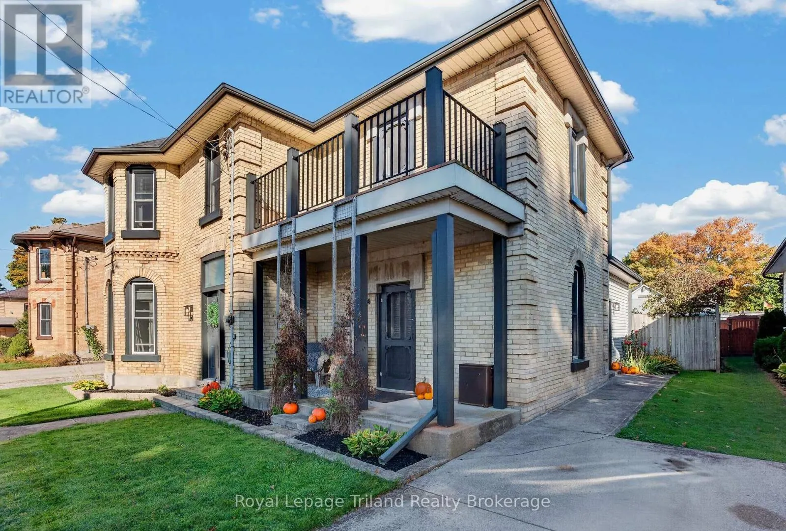 14 ELGIN STREET W