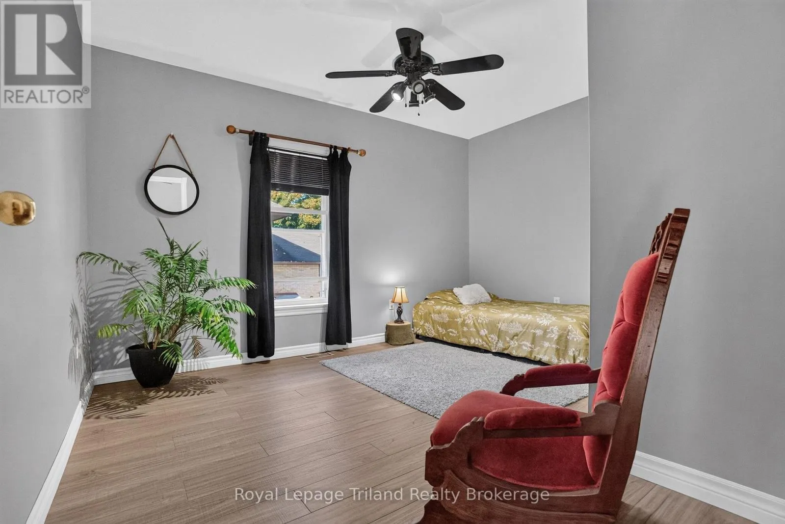 14 ELGIN STREET W