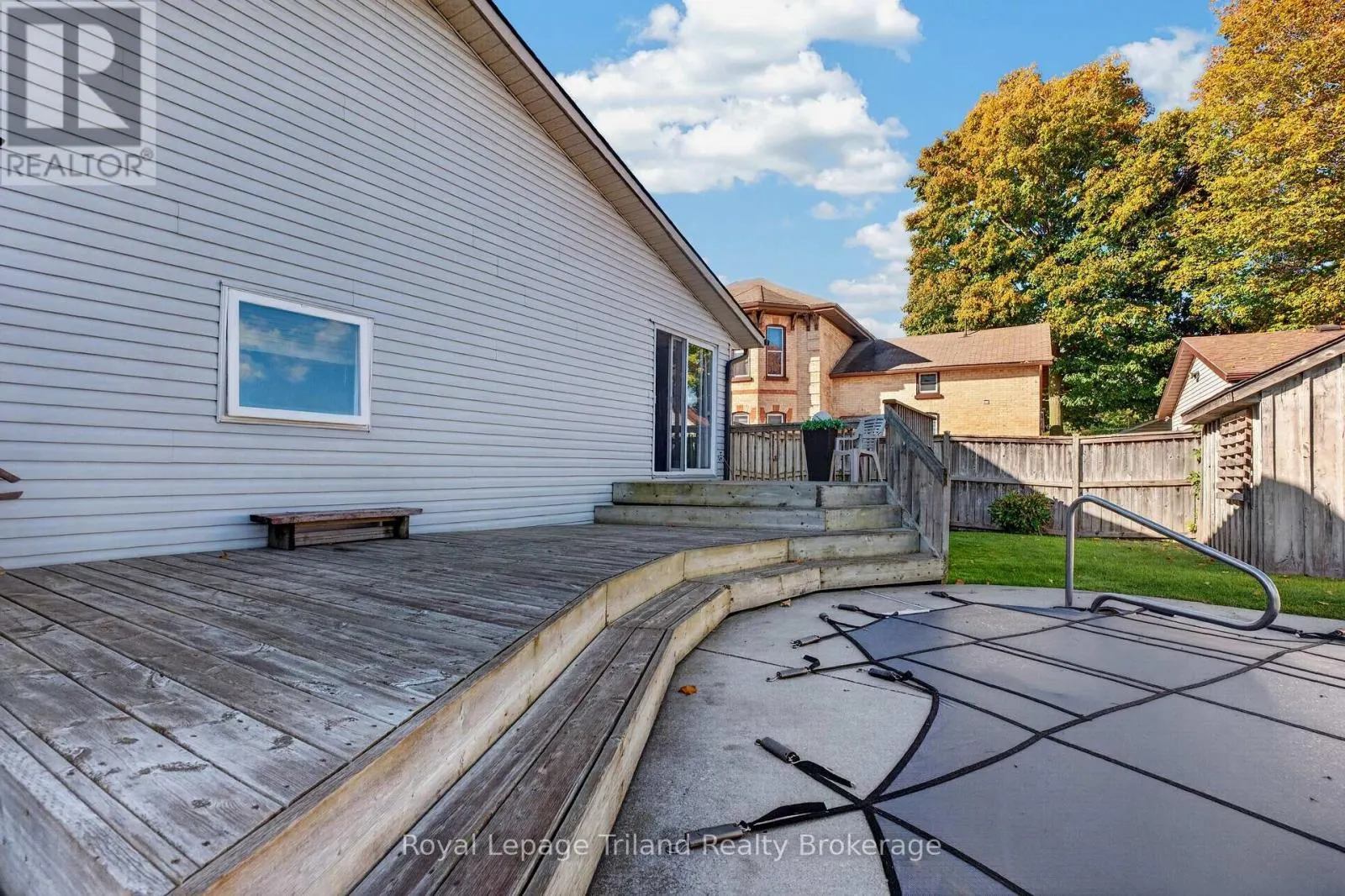 14 ELGIN STREET W