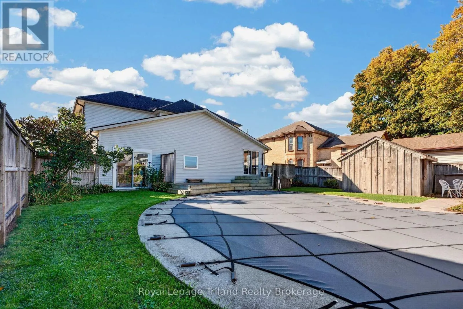 14 ELGIN STREET W