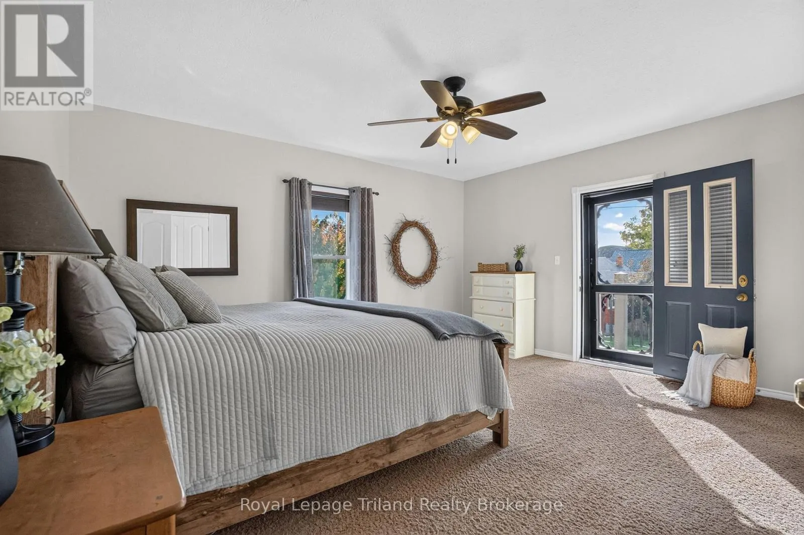 14 ELGIN STREET W