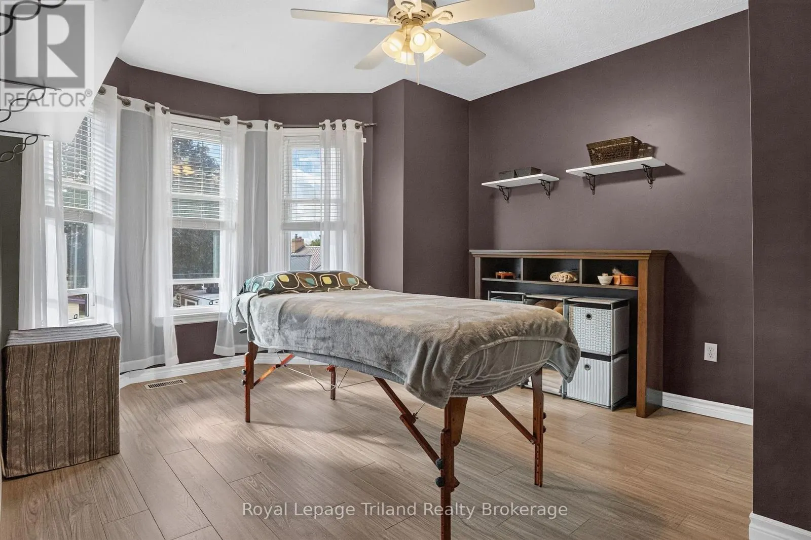 14 ELGIN STREET W