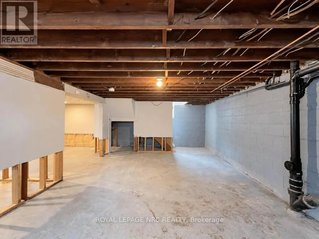 369 LINCOLN STREET