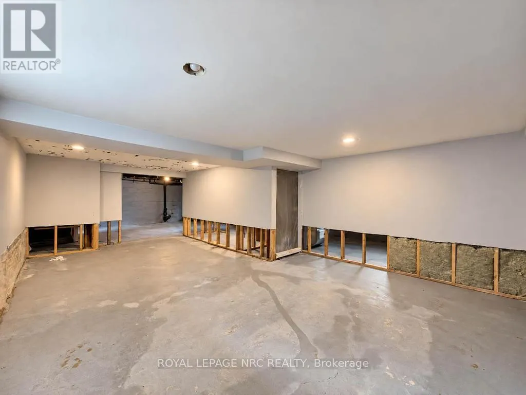 369 LINCOLN STREET