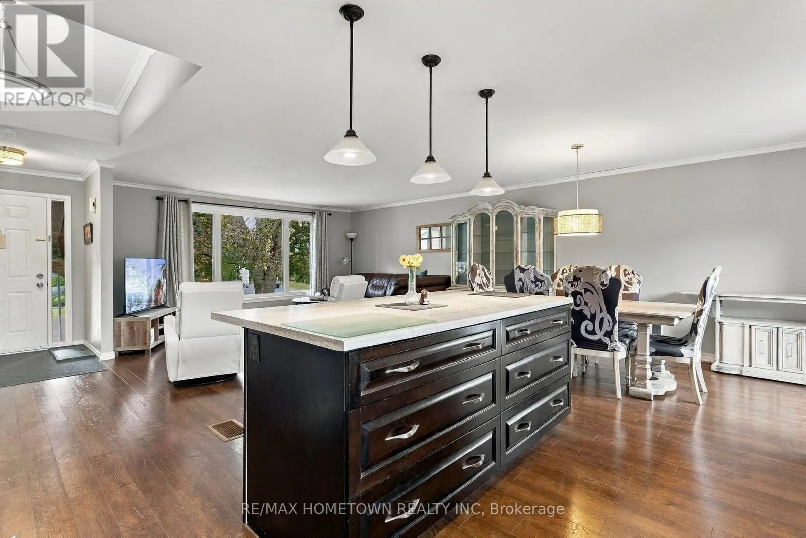 229 COLONEL DOUGLAS CRESCENT