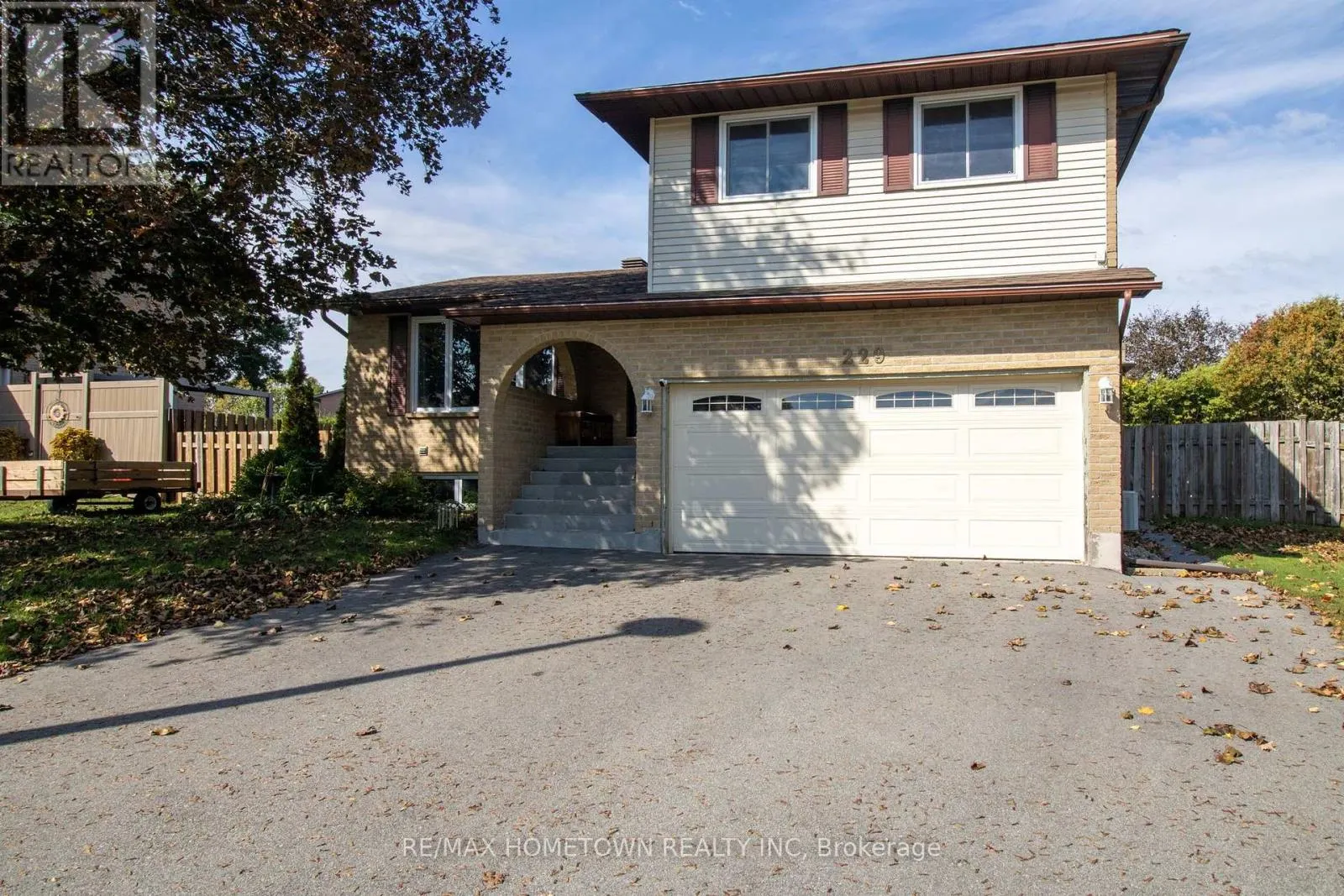 229 COLONEL DOUGLAS CRESCENT