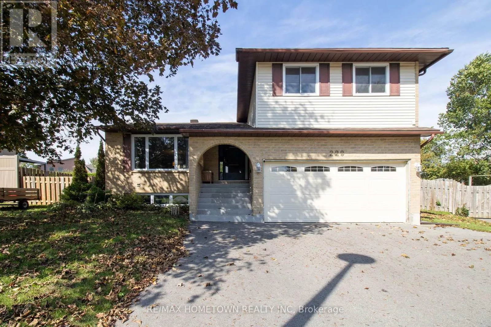 229 COLONEL DOUGLAS CRESCENT