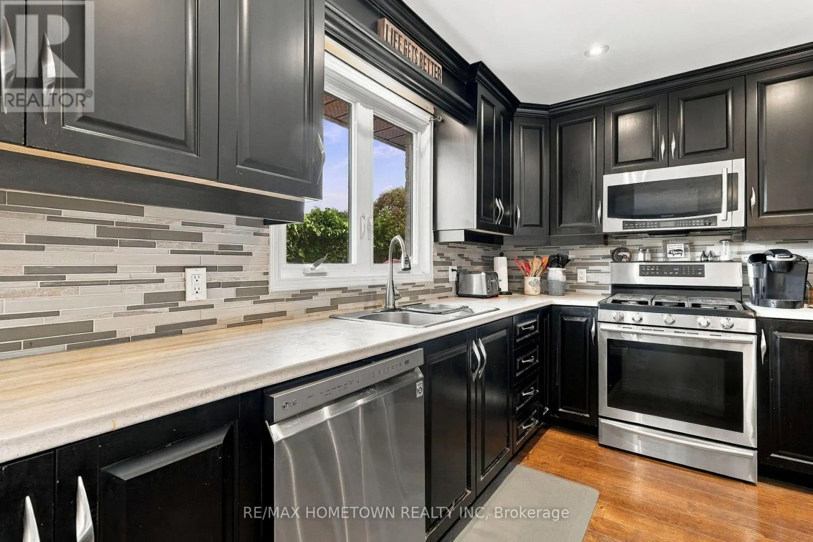 229 COLONEL DOUGLAS CRESCENT