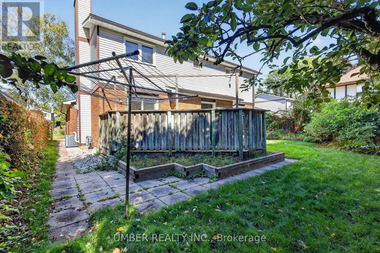 120 HAWK CRESCENT