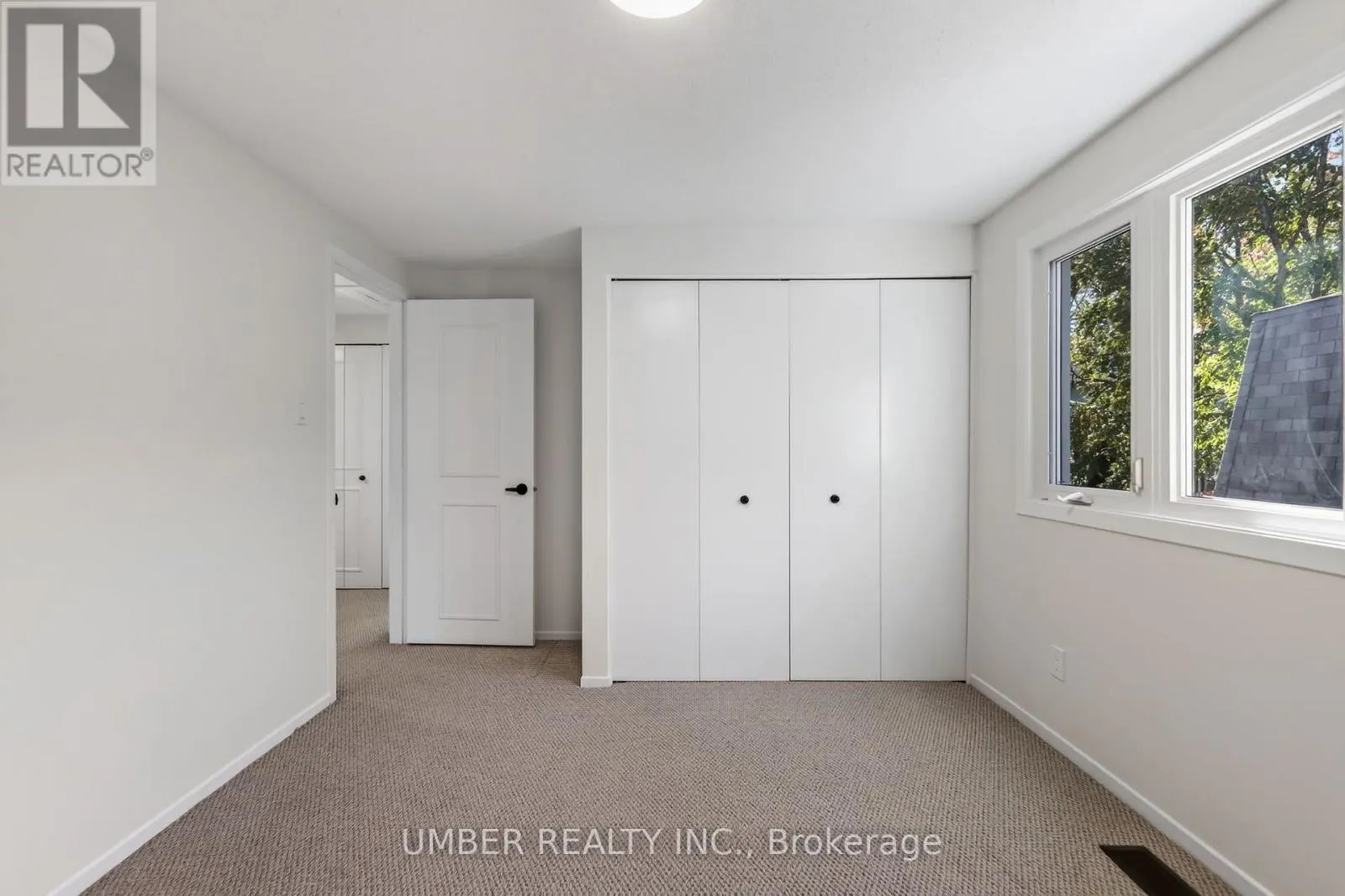 120 HAWK CRESCENT