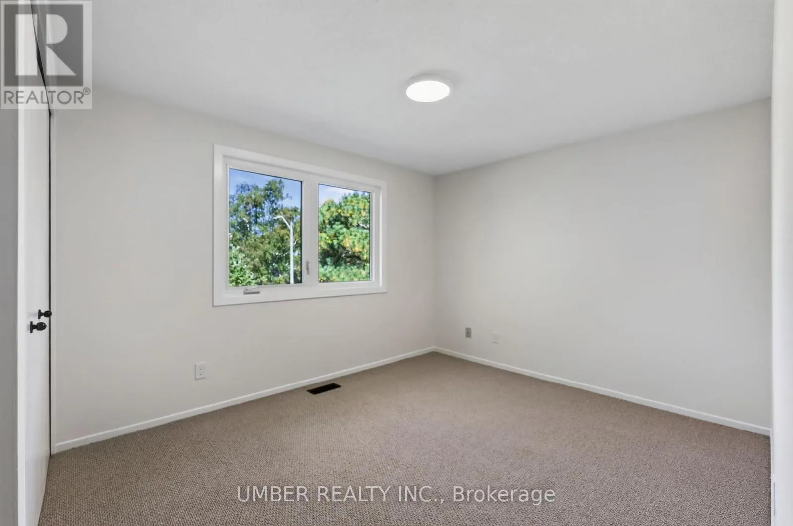 120 HAWK CRESCENT