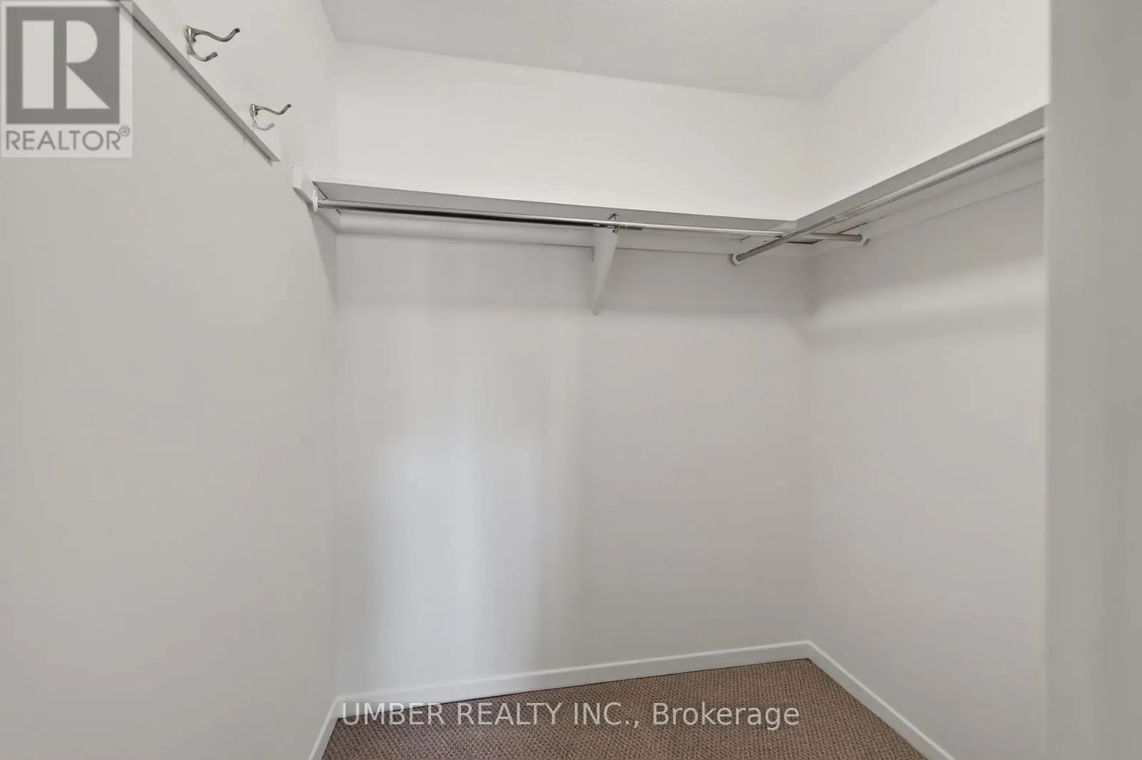 120 HAWK CRESCENT