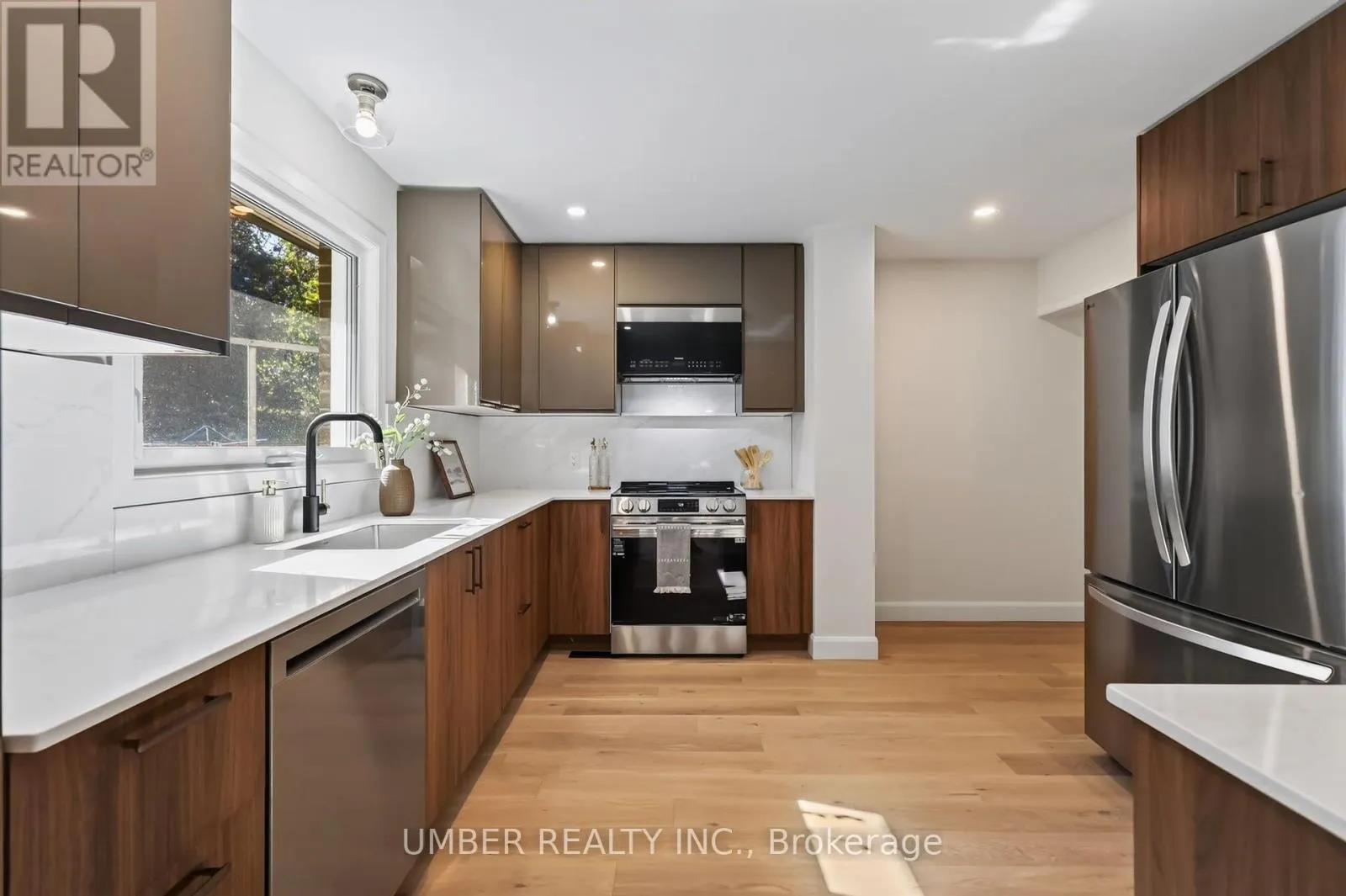120 HAWK CRESCENT