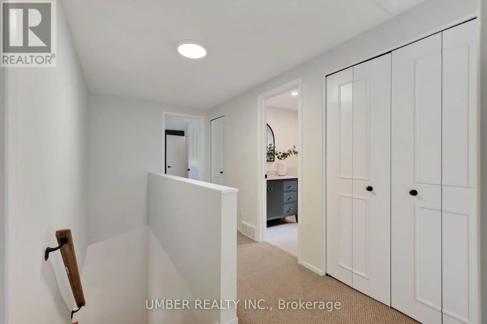 120 HAWK CRESCENT