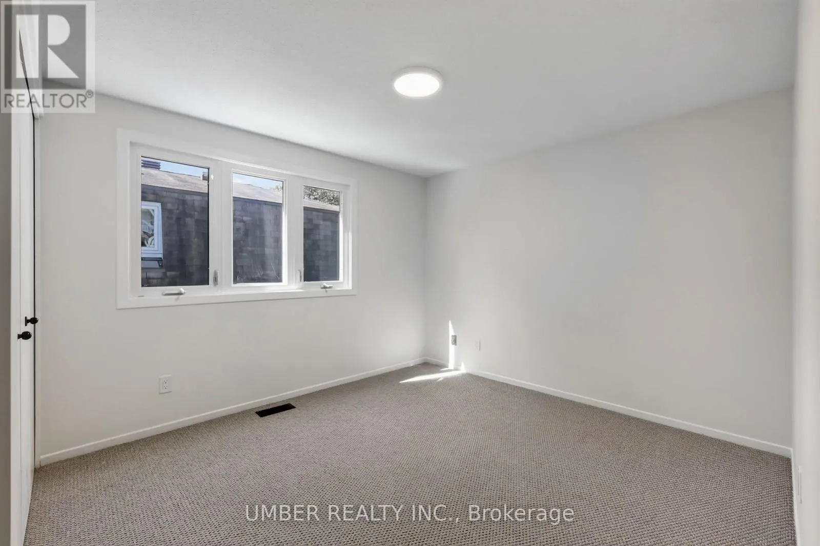 120 HAWK CRESCENT