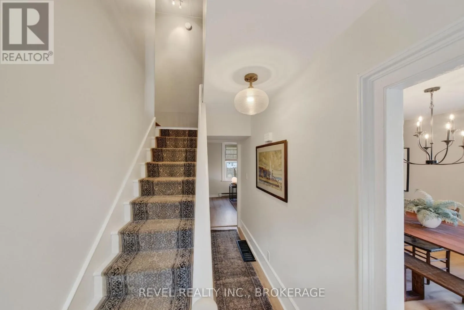 637 COLLINS BAY ROAD