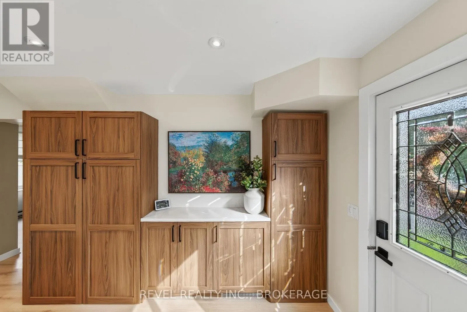 637 COLLINS BAY ROAD