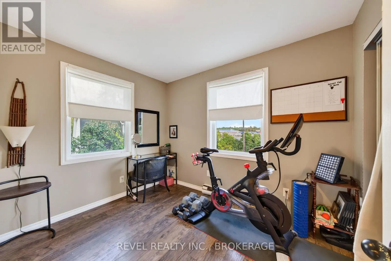 637 COLLINS BAY ROAD