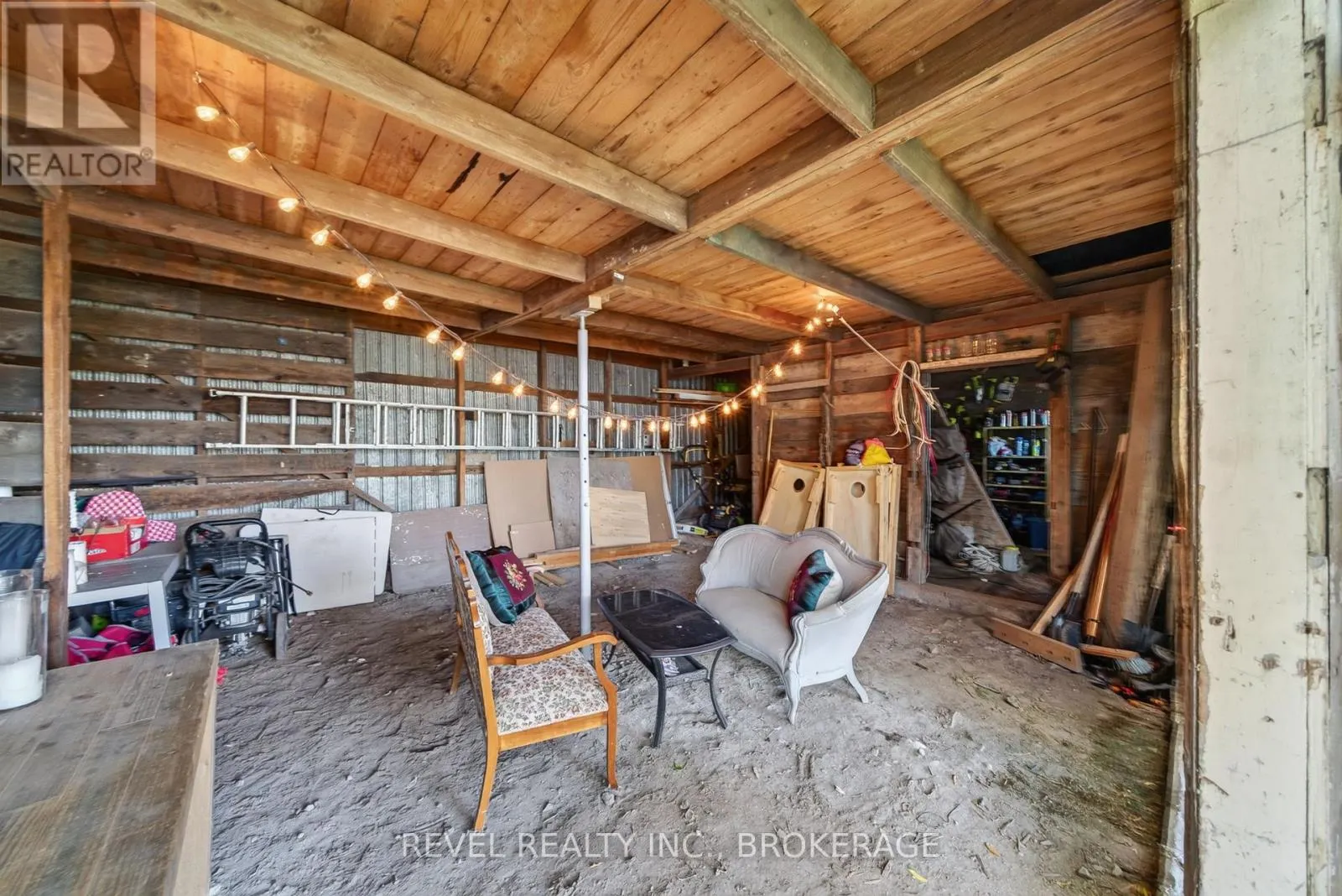 637 COLLINS BAY ROAD