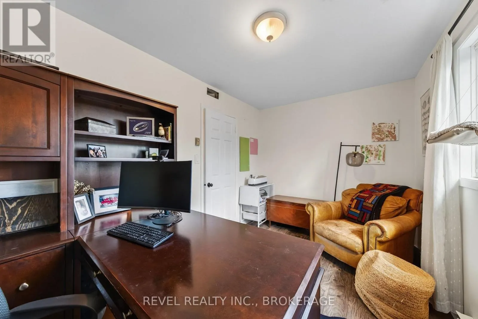 637 COLLINS BAY ROAD