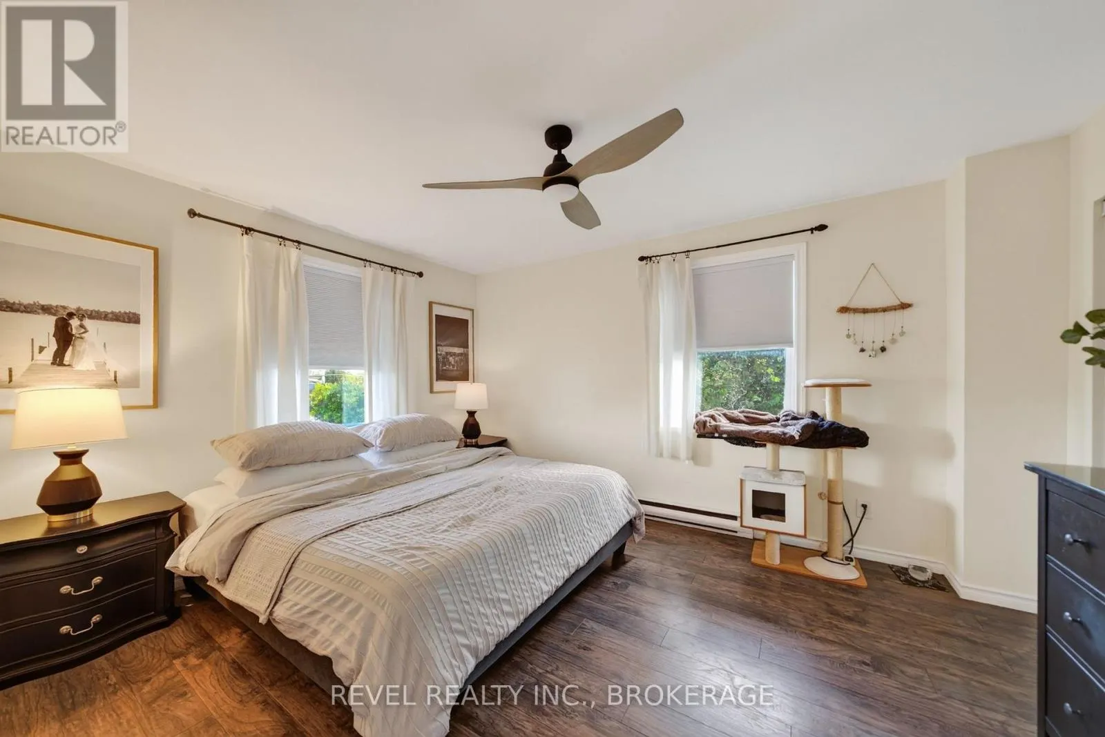 637 COLLINS BAY ROAD