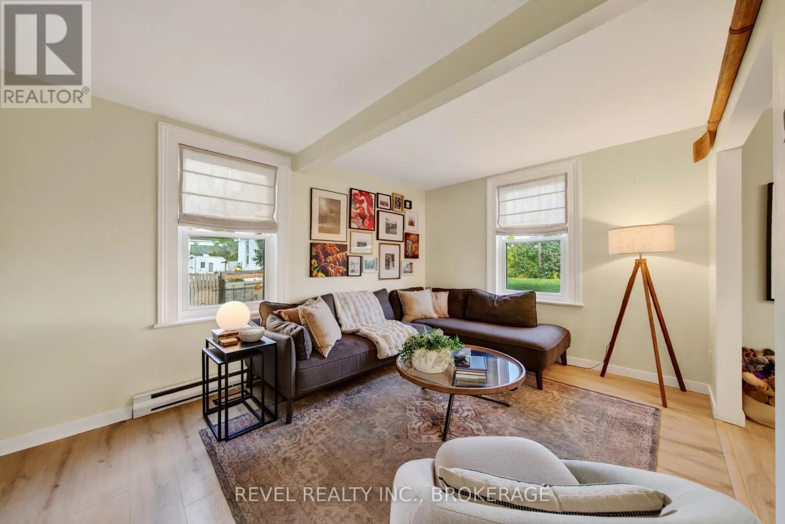 637 COLLINS BAY ROAD
