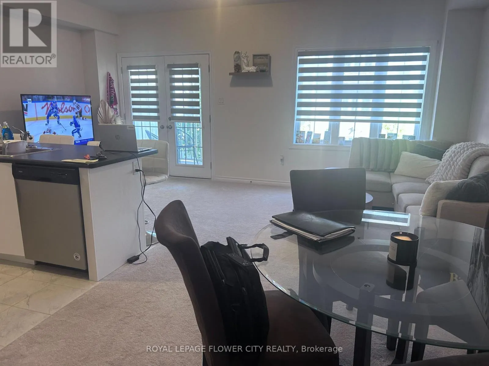 11 - 88 DE CORSO DRIVE